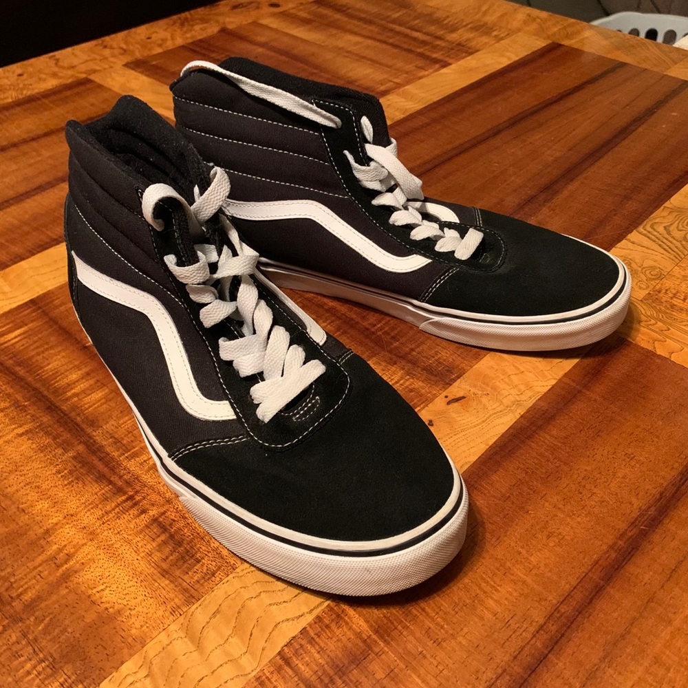 Size 12 Mid Top Classic Vans